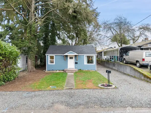 4110 W J Street, Bremerton, WA 98312