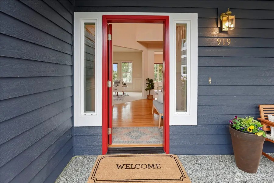 919 Cherry Avenue Ne, Bainbridge Island, WA 98110 - #3