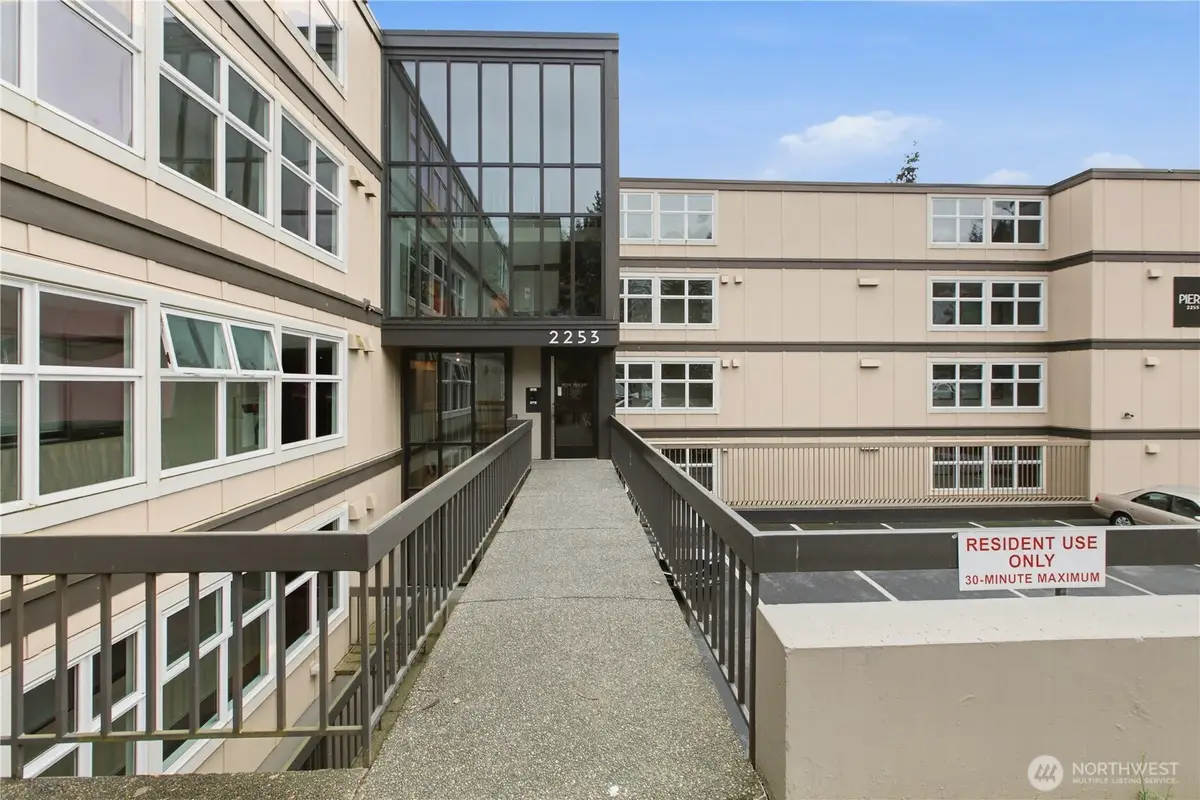 2253 Gilman Drive W #105, Seattle, WA 98119 - #1