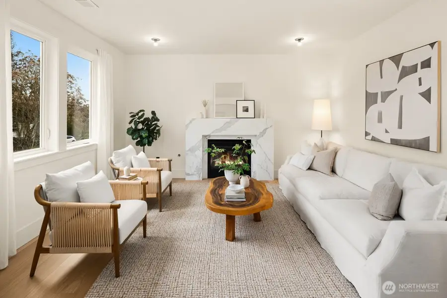 8221 22nd Avenue Ne, Seattle, WA 98115 - #3