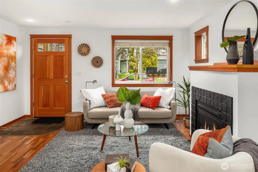 9418 Fremont Avenue N, Seattle, WA 98103 - #2