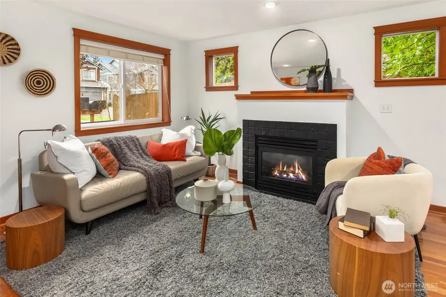 9418 Fremont Avenue N, Seattle, WA 98103 - #3