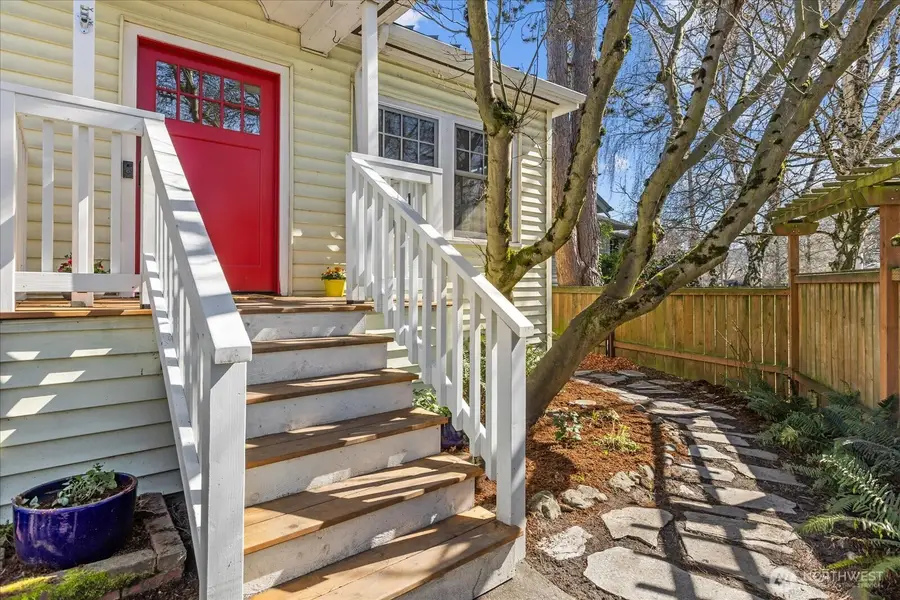 810 NE Ravenna Boulevard, Seattle, WA 98115 - #2