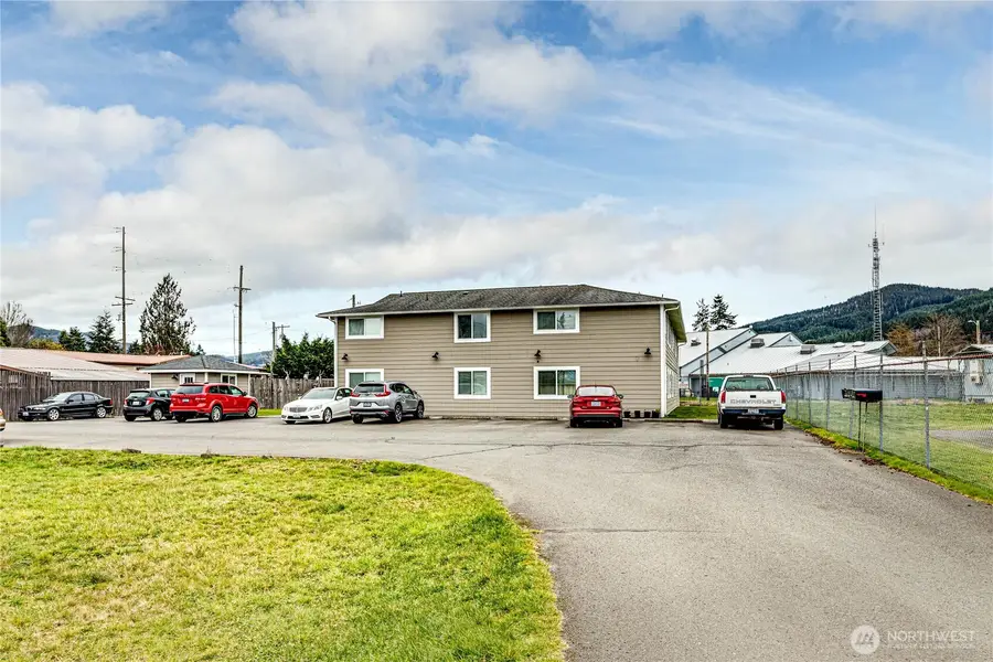 97 S Elderberry Avenue, Forks, WA 98331 - #3