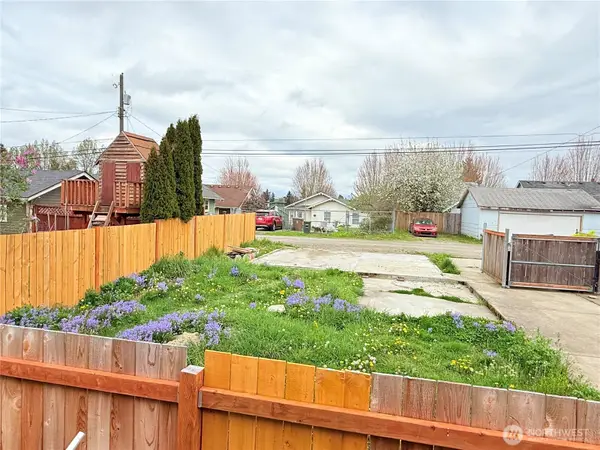 4309 Tacoma Avenue S, Tacoma, WA 98418