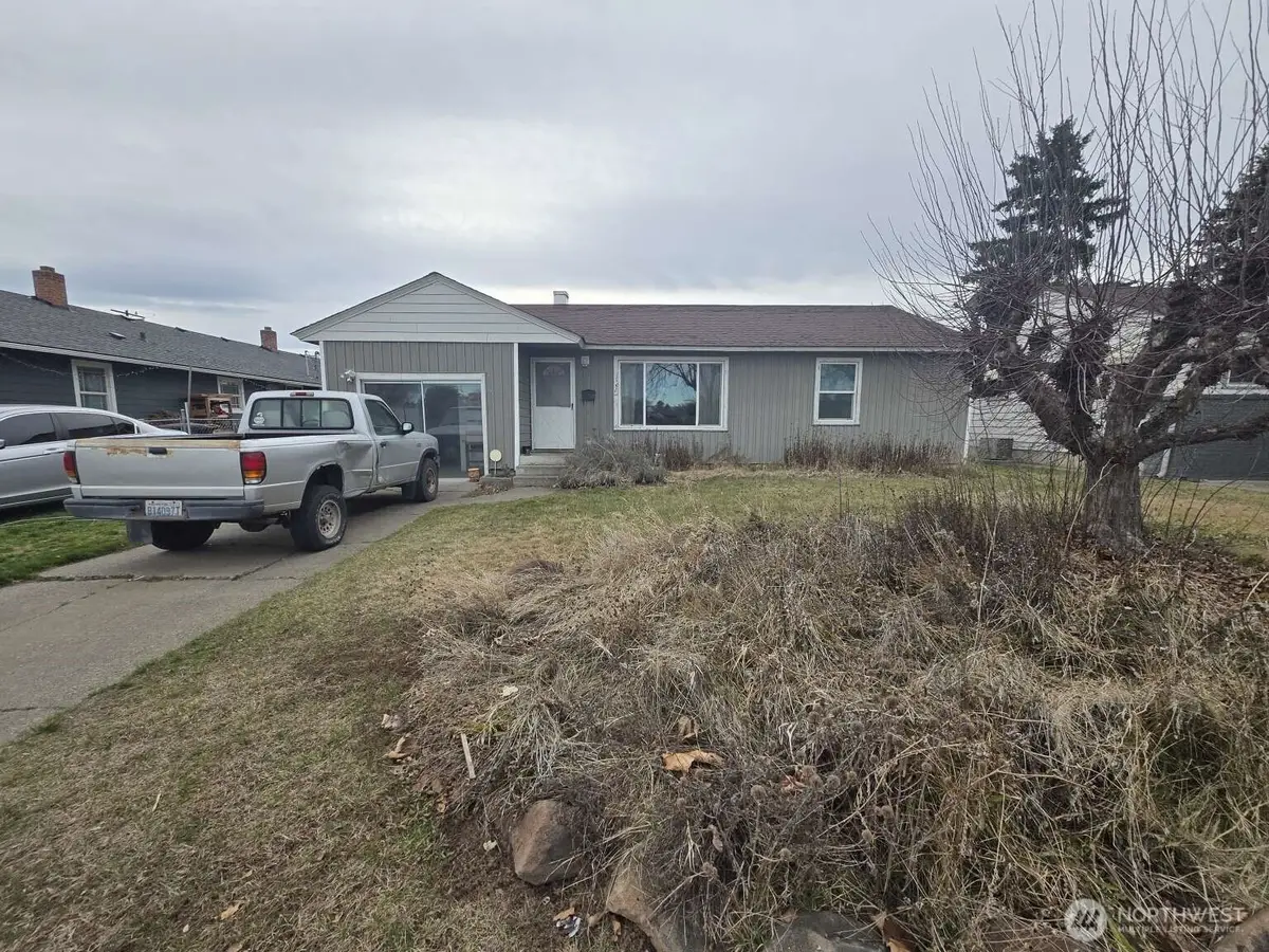 1318 S 6th Avenue, Yakima, WA 98902 - #1
