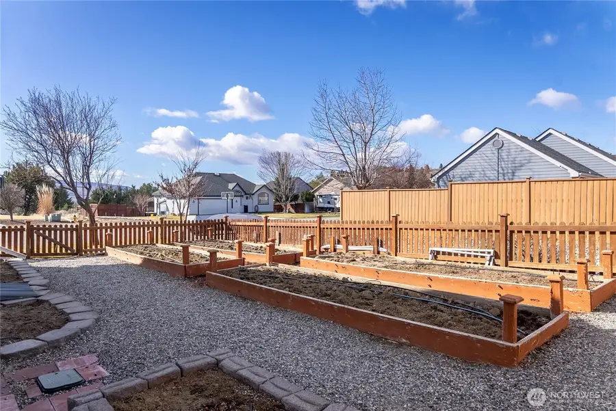 605 Pinyon Place, Omak, WA 98841 - #3