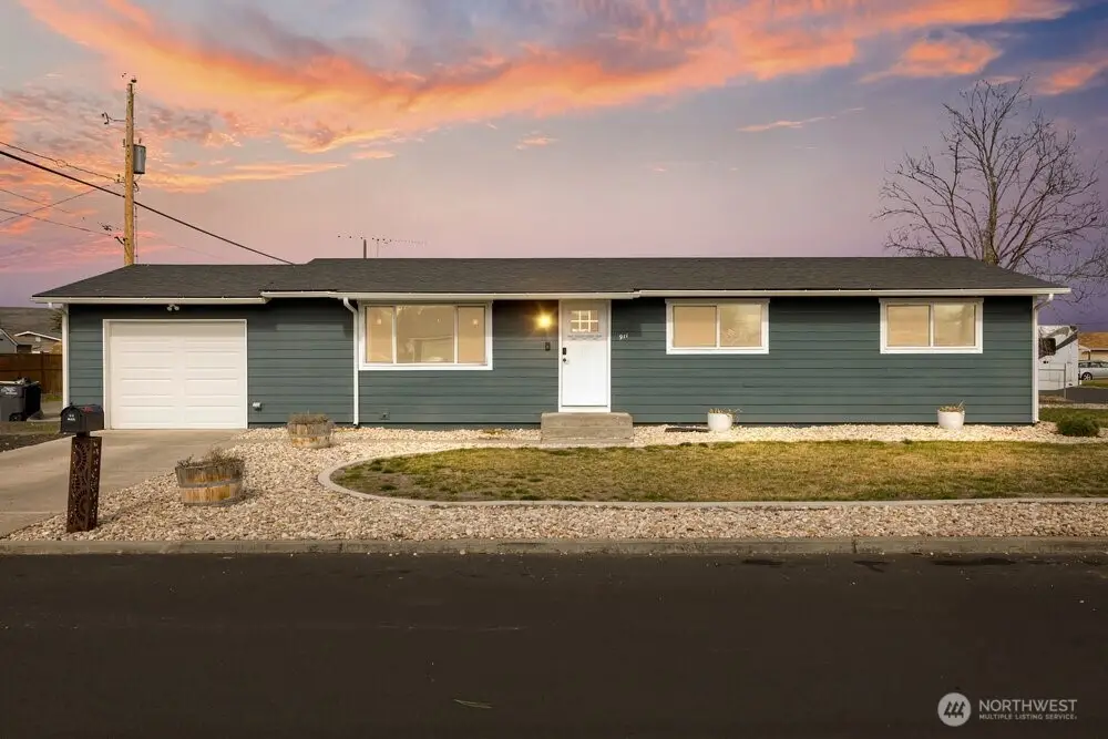 911 1st Ne, Ephrata, WA 98823 - #1