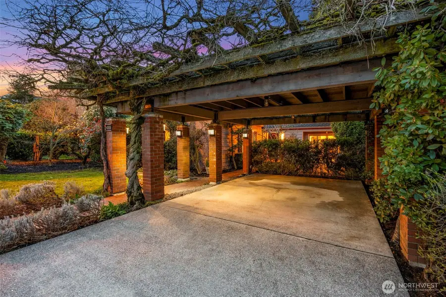 4006 NE 38th Street, Seattle, WA 98105 - #3