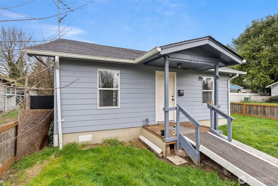 313 Rosewood St, Kelso, WA 98626 - #2