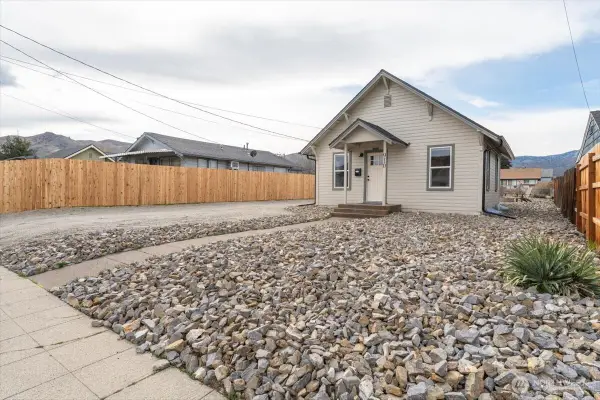 910 Walker Avenue, Wenatchee, WA 98801