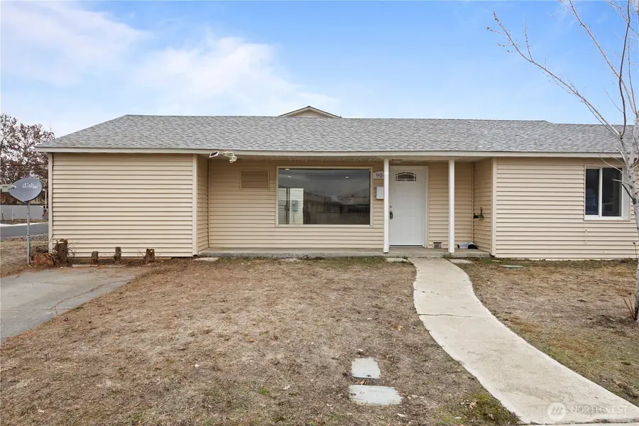 904 E Alderwood Drive, Moses Lake, WA 98837 - #2