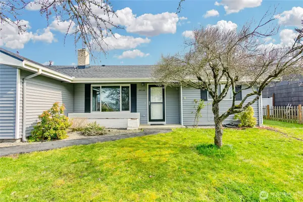 24532 35th Place S, Kent, WA 98032