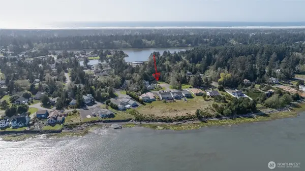 239 Mallus Court Se #4, Ocean Shores, WA 98569