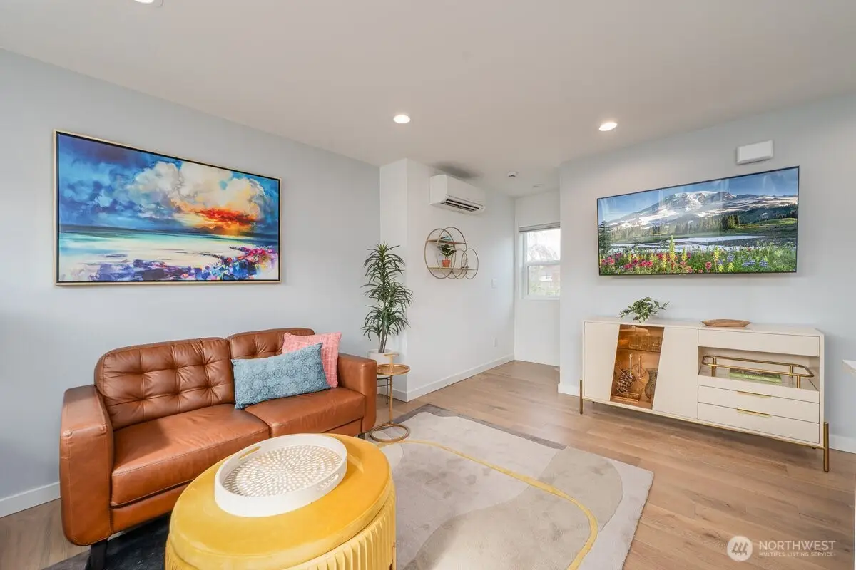 3015 61st Avenue Sw #B, Seattle, WA 98116 - #1