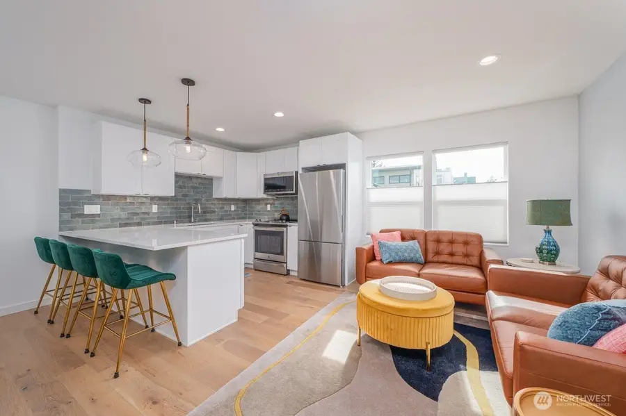 3015 61st Avenue Sw #B, Seattle, WA 98116 - #3