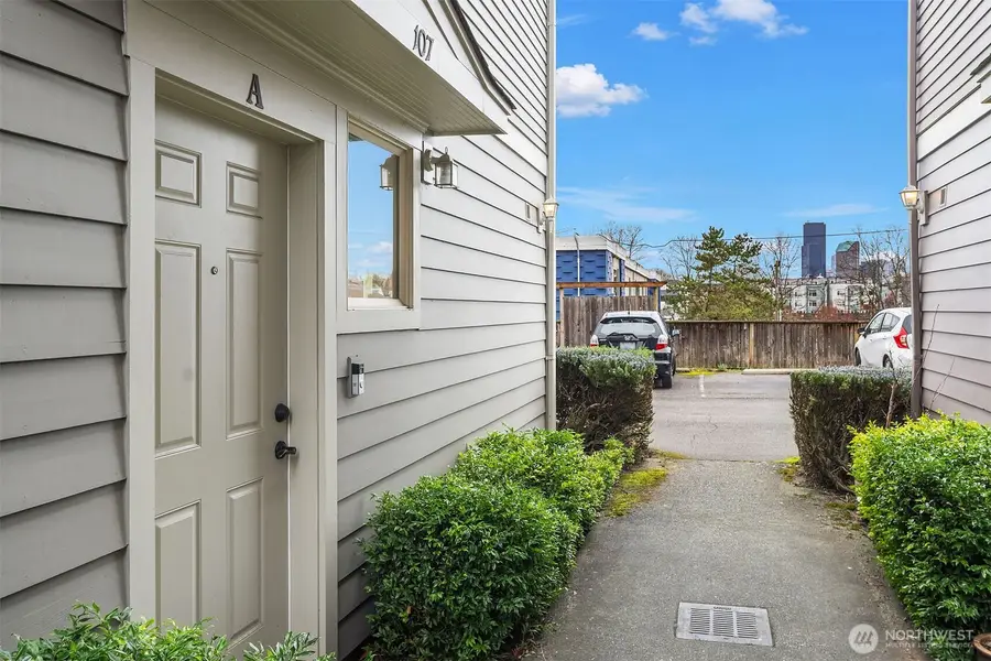 107 23rd Avenue #A, Seattle, WA 98122 - #2