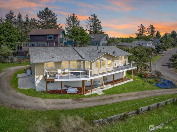 1005 346th Place, Ocean Park, WA 98640
