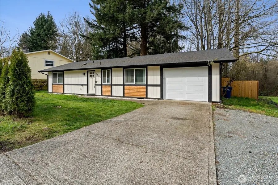 2526 Olympic Boulevard, Puyallup, WA 98374 - #2