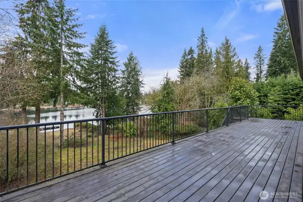 23320 E Echo Lake Road, Snohomish, WA 98296