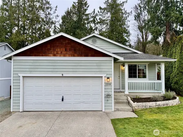 1200 N 12th Place, Mount Vernon, WA 98273
