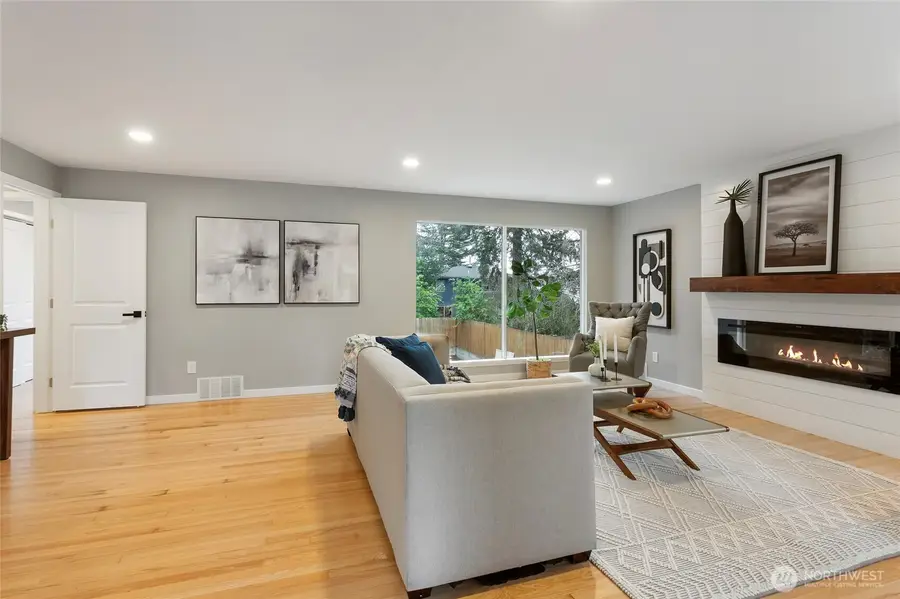 10726 Sand Point Way Ne #A, Seattle, WA 98125 - #2