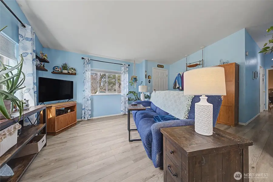 7581 Rainier Ne, Moses Lake, WA 98837 - #3