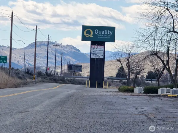 11 Appleway, Okanogan, WA 98840