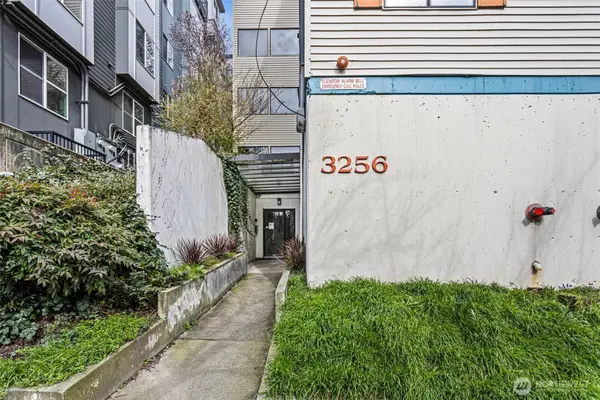 3256 SW Avalon Way #203, Seattle, WA 98126