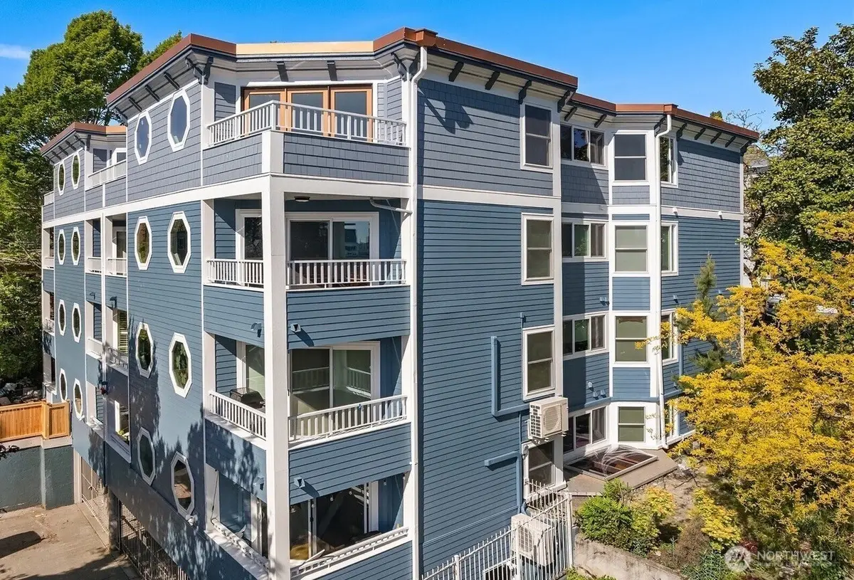 303 13th Avenue E #301, Seattle, WA 98102 - #1