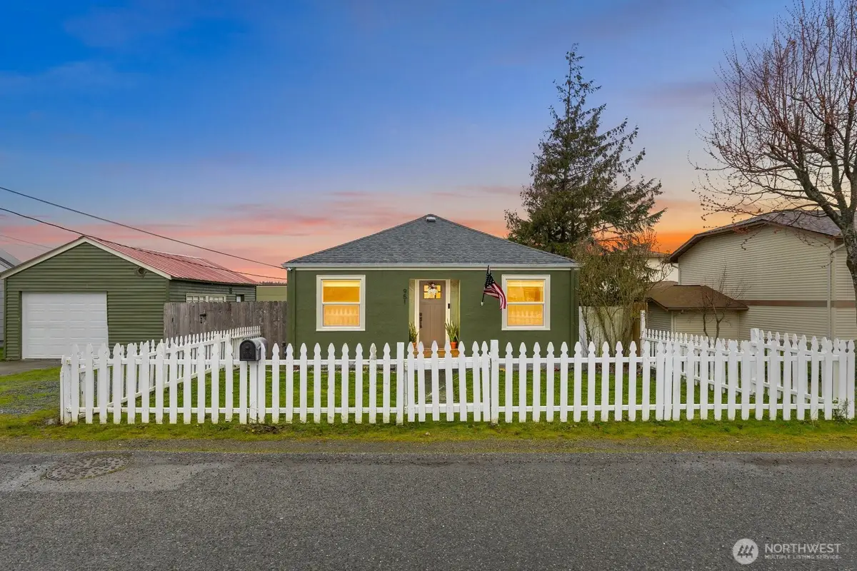 951 SE Dock Street, Oak Harbor, WA 98277 - #1