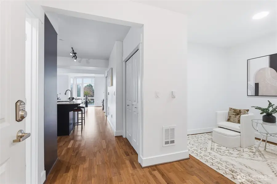 699 John St #319, Seattle, WA 98109 - #2