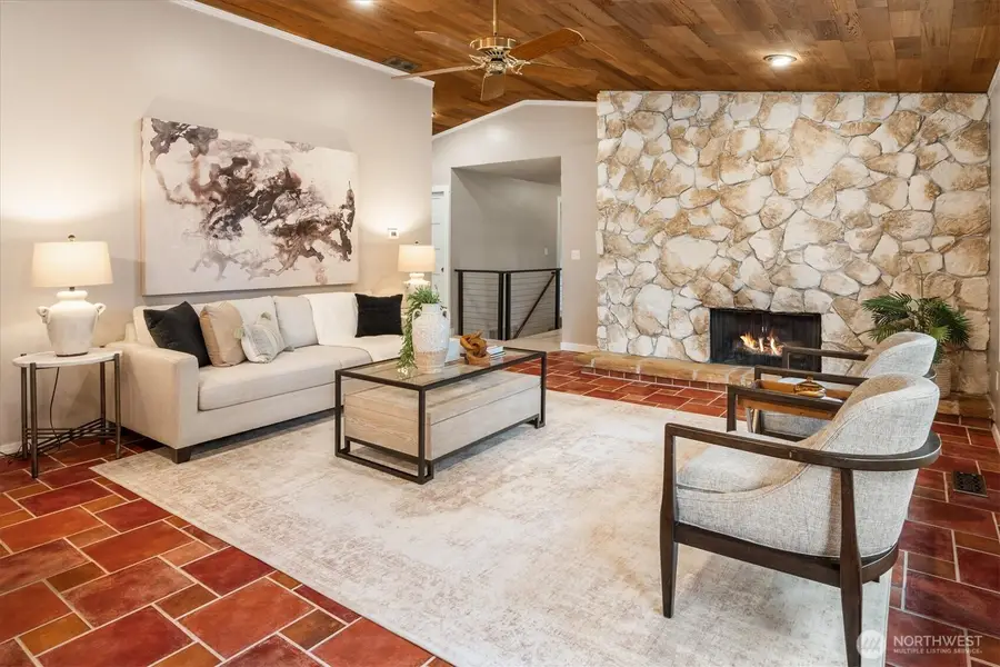 19321 Kenlake Place Ne, Kenmore, WA 98028 - #3