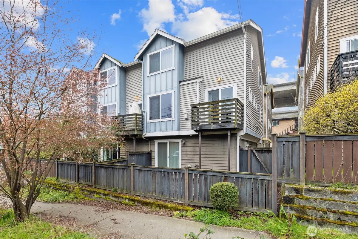 4005 7th Avenue Ne, Seattle, WA 98105 - #1