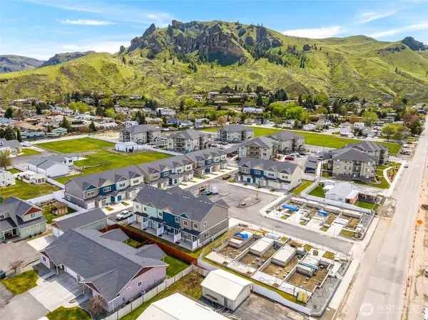 1075 Red Apple Road #D13, Wenatchee, WA 98801