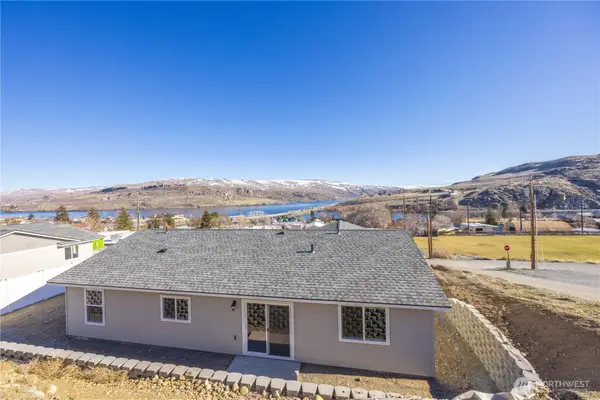 358 Ives Street, Pateros, WA 98846