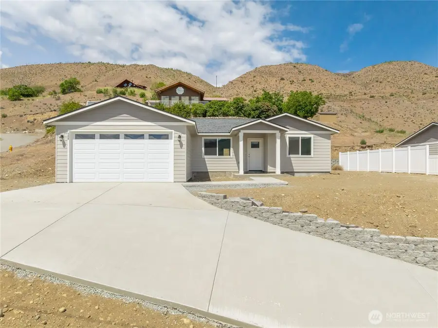 358 Ives Street, Pateros, WA 98846 - #2