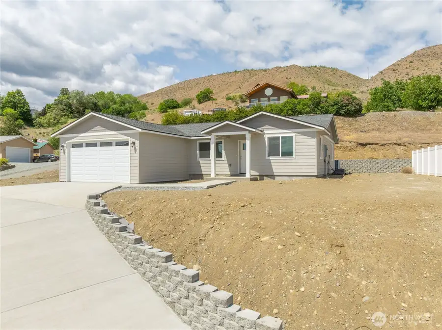 358 Ives Street, Pateros, WA 98846 - #3