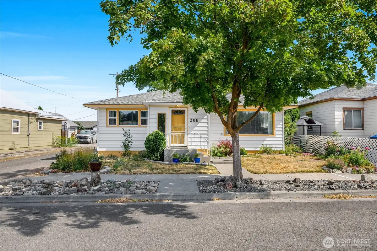 306 W 4th Avenue, Odessa, WA 99159 - #1