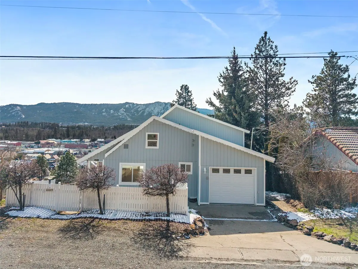 205 W 5th Street, Cle Elum, WA 98922 - #1