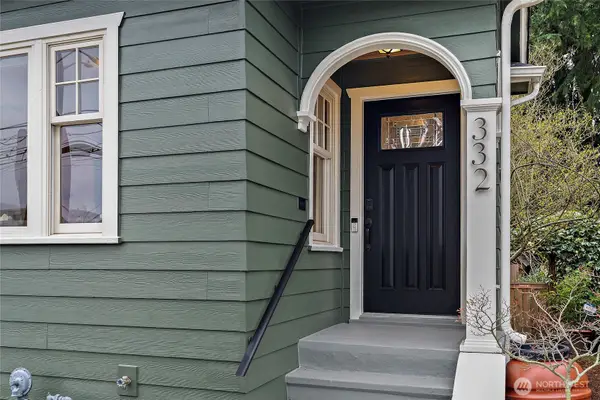 332 25th Avenue, Seattle, WA 98122