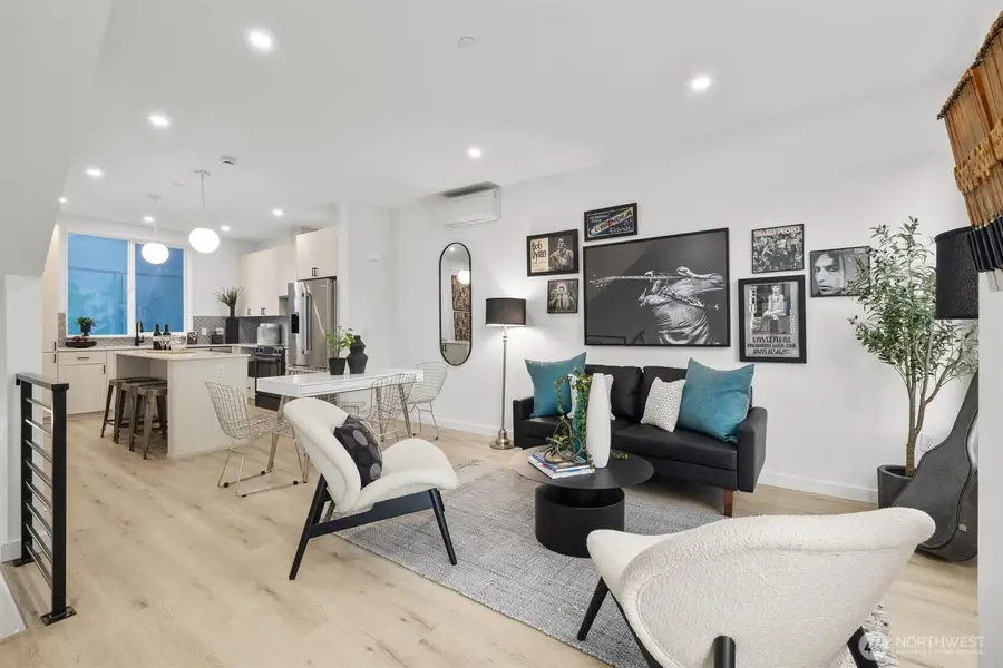 6604 Carleton Avenue S, Seattle, WA 98108 - #2