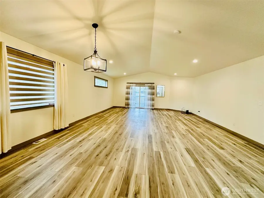 519 7th Avenue Nw, Napavine, WA 98532 - #3