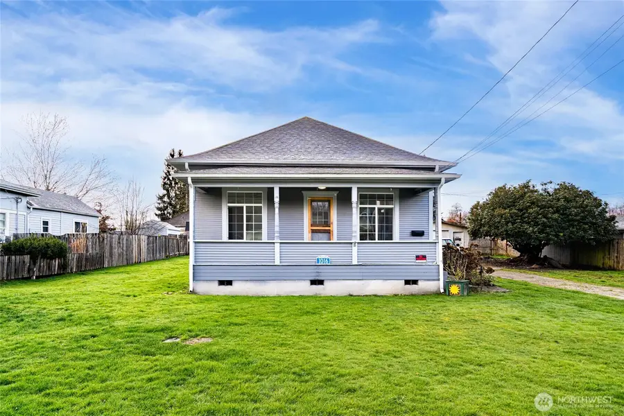 1016 E Orange Avenue, Burlington, WA 98233 - #2