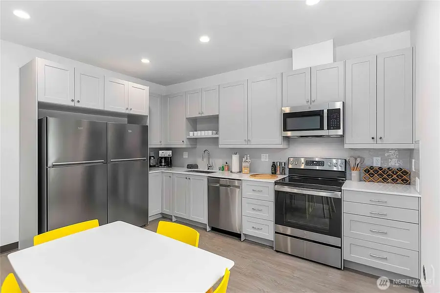 2613 3rd Avenue W, Seattle, WA 98119 - #3