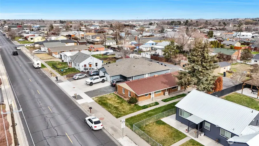 1131 W Ivy Avenue, Moses Lake, WA 98837 - #2