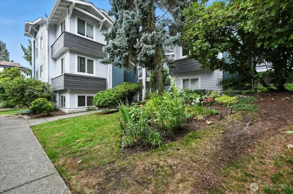 915 N 163rd Street #C17, Shoreline, WA 98133