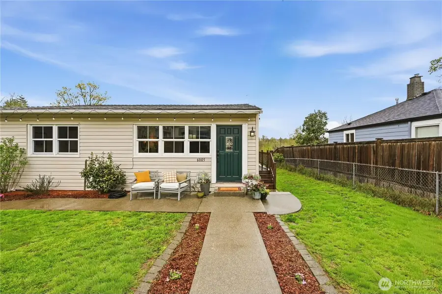 6005 21st Street Sw, Seattle, WA 98106 - #2