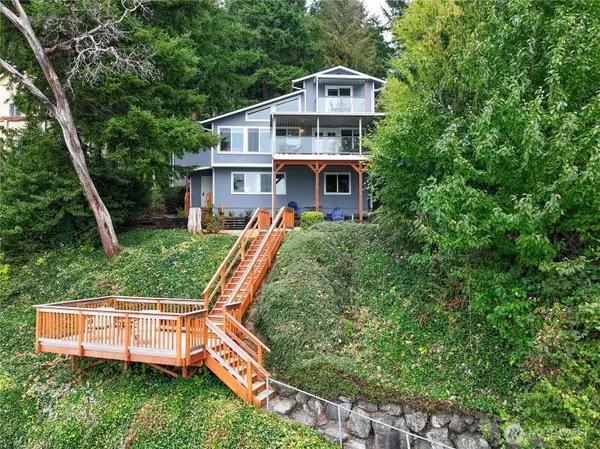 211 E Shoreline Lane, Shelton, WA 98584