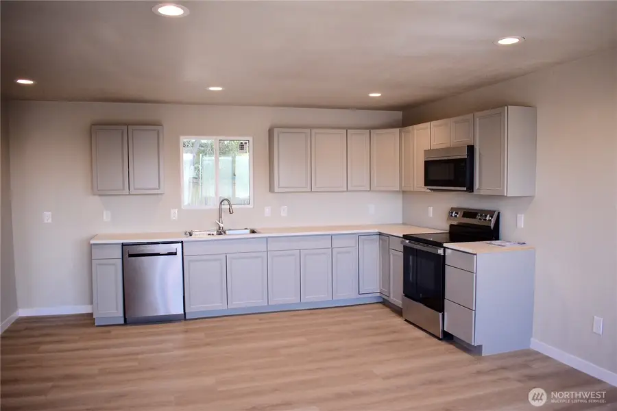 9854 Apple Road Ne, Moses Lake, WA 98837 - #2